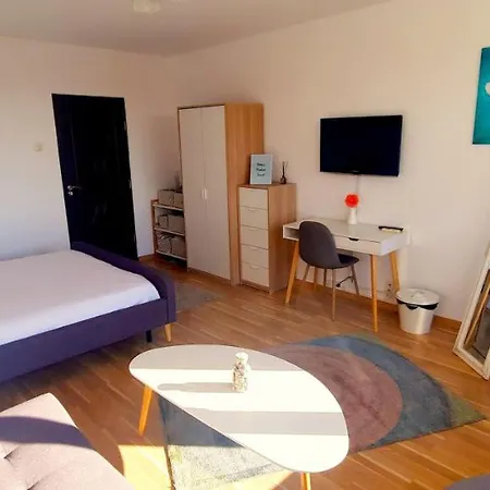 Azaleea Studio: Central Lovely Studio Bucharest