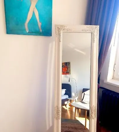 Azaleea Studio: Central Lovely Studio Bükreş